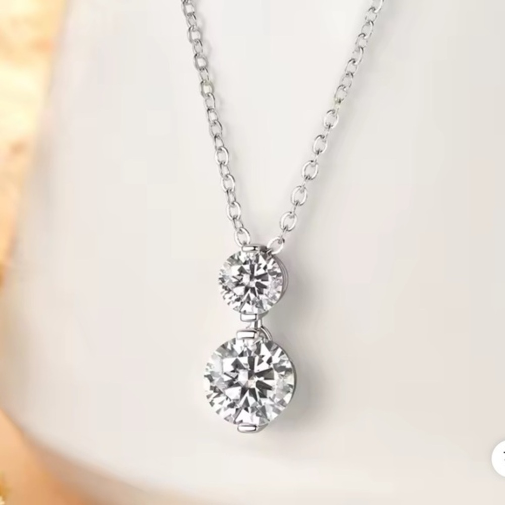 New GRA Certified 1.7 carat  Moissanite Diamond .925 Neclace